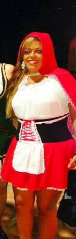 Ana Cristina em festa a fantasia antes do emagrecimento